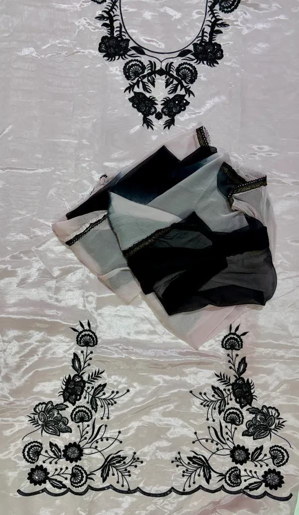 Off_White_Cotton_Unstiched_Suit_Set_For_Women