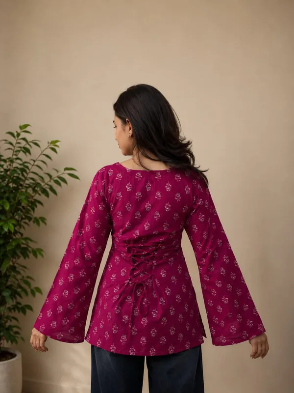 Kurvee_Women_Pink_Floral_Buti_Print_Squre_Neck_Bell_Sleeve_Cotton_Kurt