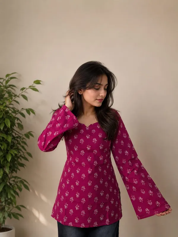 Kurvee_Women_Pink_Floral_Buti_Print_Squre_Neck_Bell_Sleeve_Cotton_Kurt