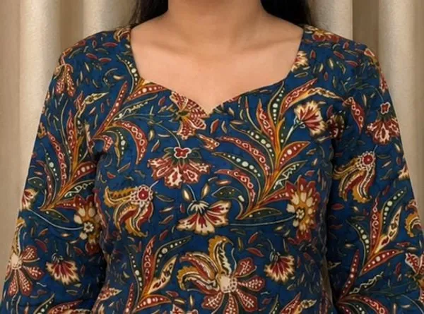 Kurvee_Women_Paisley_Printed_Short_Kurti_(Blue)