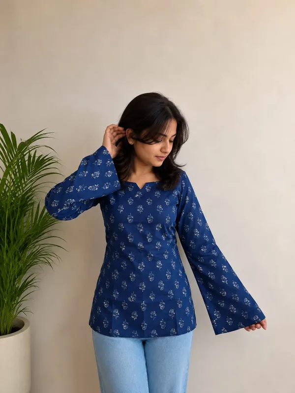 Kurvee_Women_Blue_Floral_Buti_Print_Squre_Neck_Bell_Sleeve_Cotton_Kurti