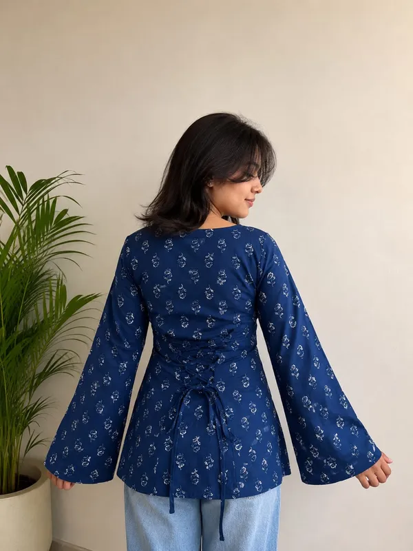 Kurvee_Women_Blue_Floral_Buti_Print_Squre_Neck_Bell_Sleeve_Cotton_Kurti