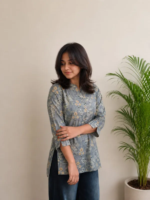 Kurvee_Women_Floral_Print_Pure_Cotton_Straight_Kurta_(GRAY)
