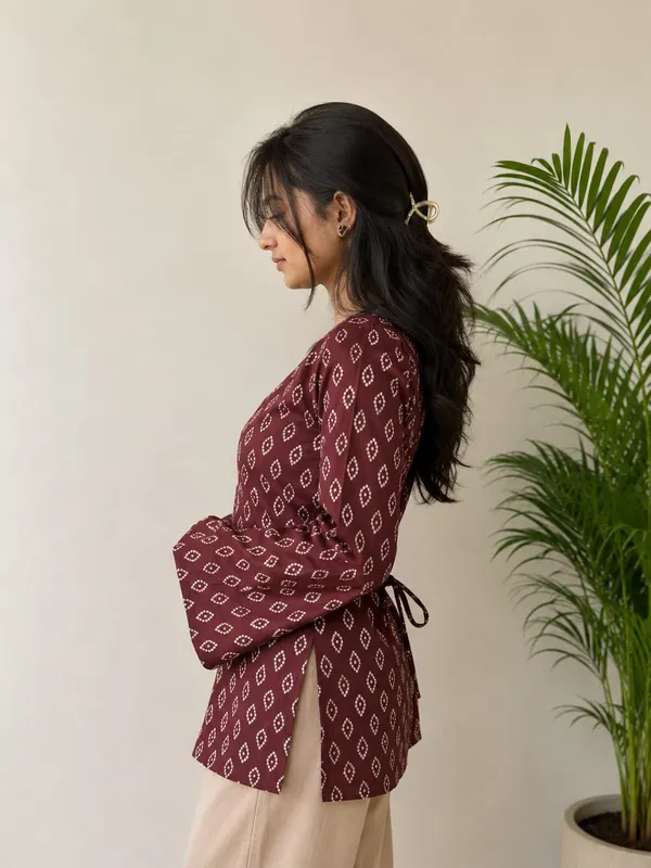 Kurvee_Women_Wine_Bandhani_Print_Square_Neck_Bell_Sleeve_Cotton
