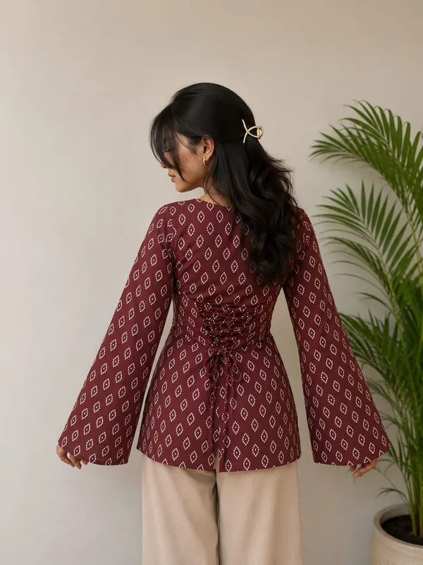 Kurvee_Women_Wine_Bandhani_Print_Square_Neck_Bell_Sleeve_Cotton