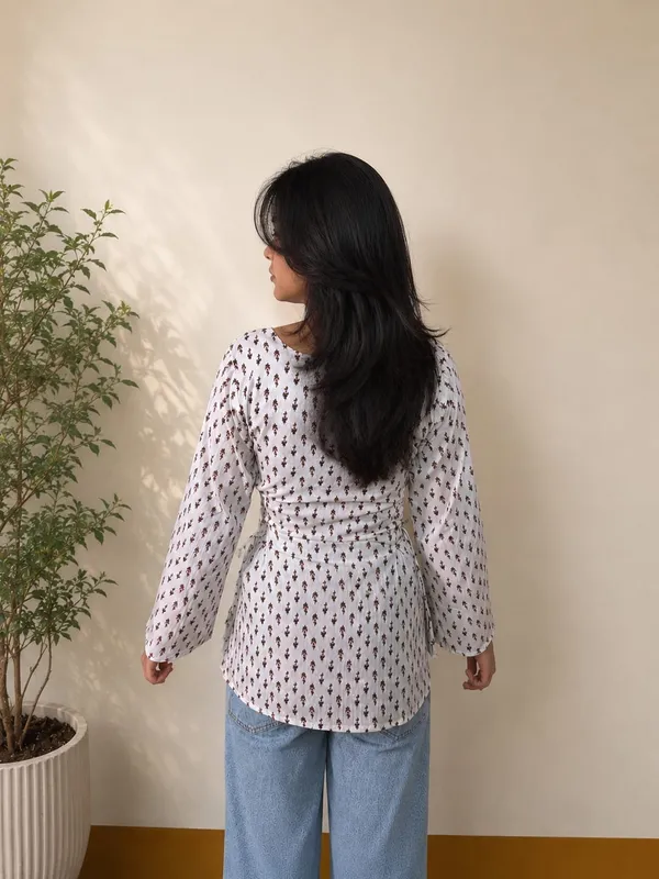 Kurvee_Women_Floral_Print_Corset_Style_Side_Tie-Up_Top_with_Bell_Sleeve