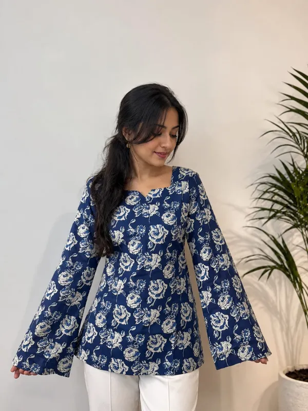 Kurvee_Women_Blue_Floral_Print_Square_Neck_Bell_Sleeve_Cotton_Kurti