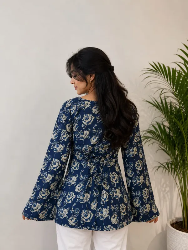 Kurvee_Women_Blue_Floral_Print_Square_Neck_Bell_Sleeve_Cotton_Kurti