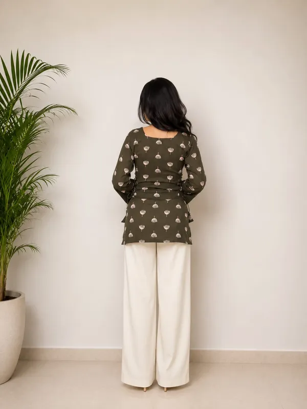 Kurvee_Women_Olive_Green_Printed_Side_Corset_Tie-Up_Kurti_with_Bell_Sleeves