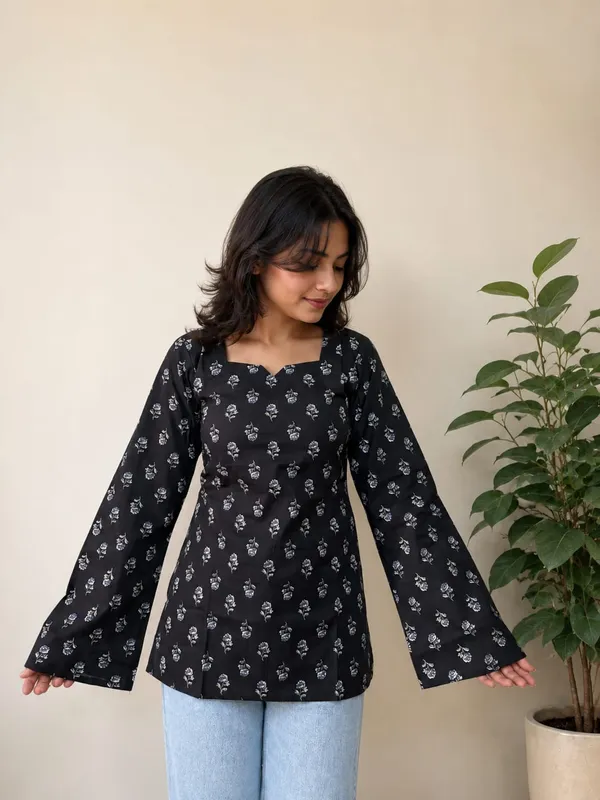 Kurvee_Women_Black_Floral_Buti_Print_Squre_Neck_Bell_Sleeve_Cotton_Kurti