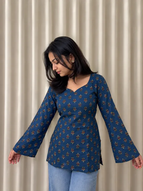 Kurvee_Women's_Floral_Printed_Cotton_Short_Kurti_(Blue)
