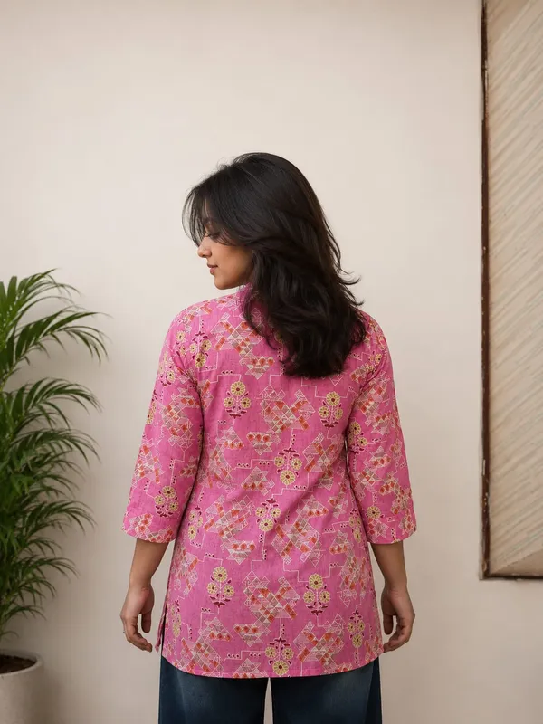 Kurvee_Women_Floral_Print_Pure_Cotton_Straight_Kurta_(PNK)