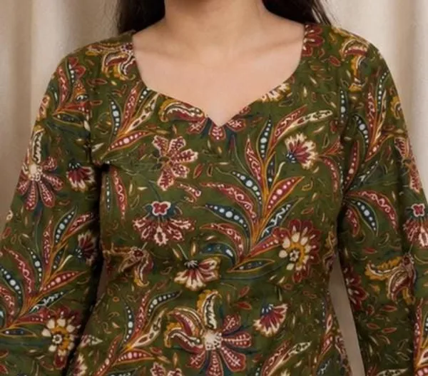 Kurvee_Women_Paisley_Printed_Short_Kurti_(Green)