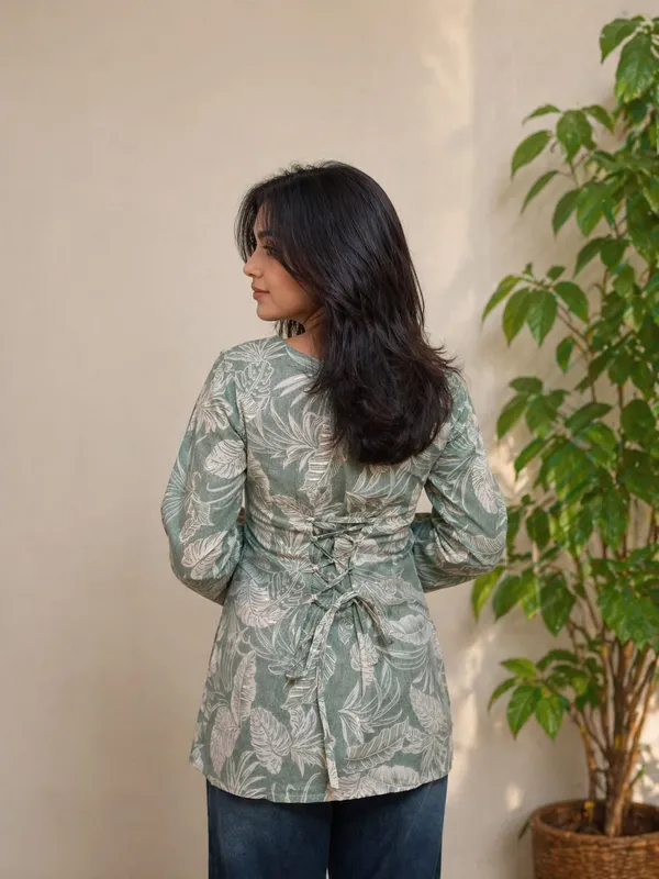 Kurvee_Women_Floral_Print_Straight_Kurta