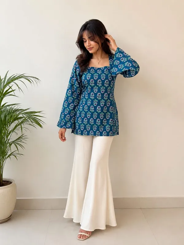 Kurvee_Women_Blue_Printed_Cotton_Kurtie_with_Bell_Sleeves