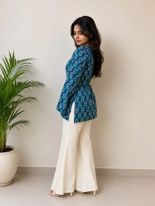 Kurvee_Women_Blue_Printed_Cotton_Kurtie_with_Bell_Sleeves