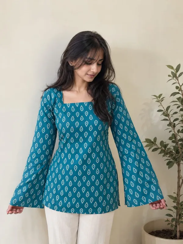 Kurvee_Women_Blue_Bandhani_Print_Square_Neck_Bell_Sleeve_Cotton_Kurti