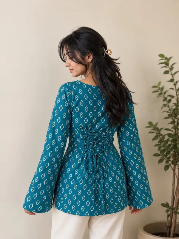 Kurvee_Women_Blue_Bandhani_Print_Square_Neck_Bell_Sleeve_Cotton_Kurti