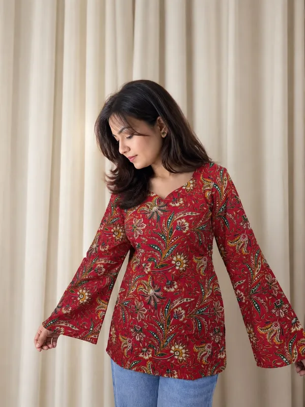 Kurvee_Women_Paisley_Printed_Short_Kurti_(Red)