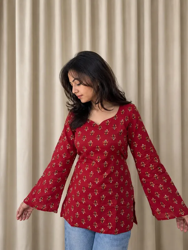 Kurvee_Women's_Floral_Printed_Cotton_Short_Kurti_(Red)
