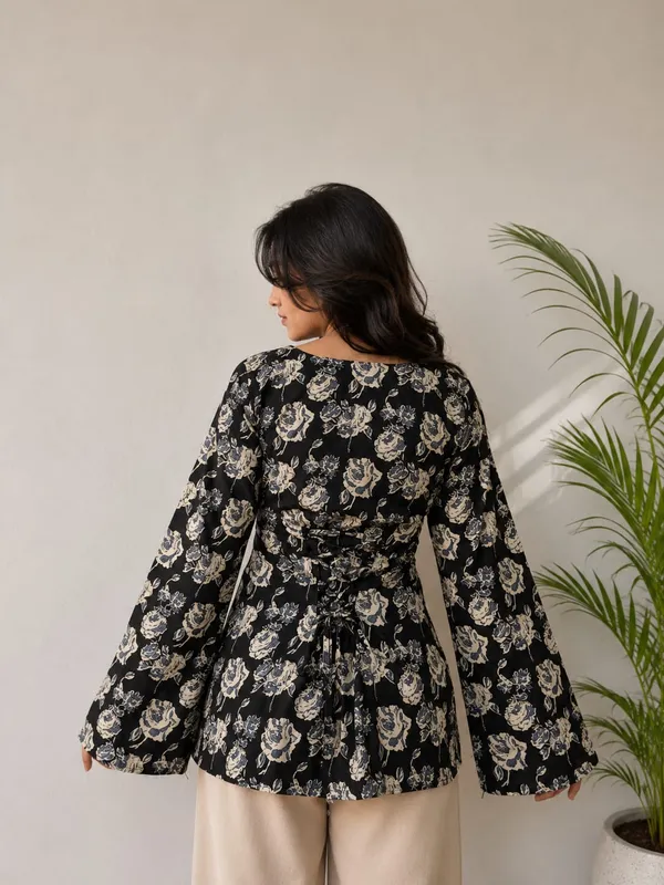 Kurvee_Women_Black_Floral_Print_Square_Neck_Bell_Sleeve_Cotton_Kurti