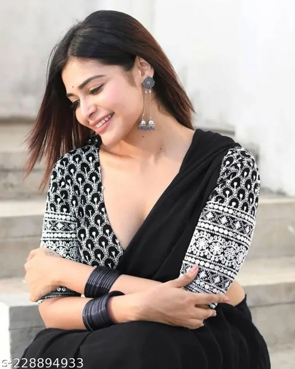 Embroidered_Lucknow_Chikankari_Georgette_Saree