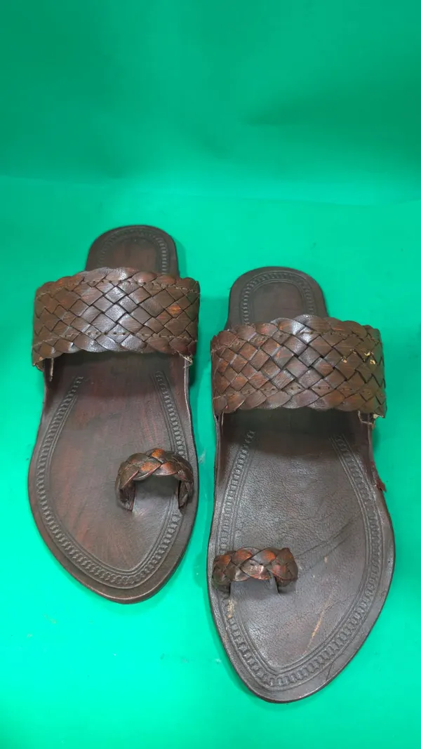 Handcrafted_Brown_Leather_Braided_Kolhapuri_Chappal_For_Men