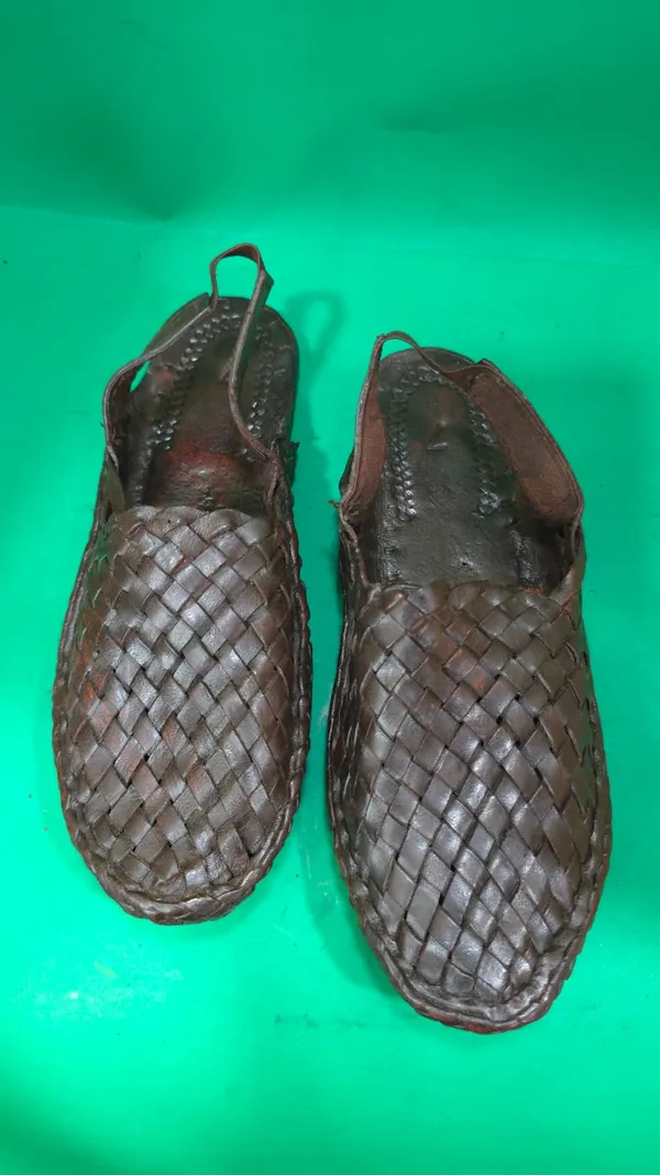 Handcrafted_Woven_Leather_Kolhapuri_Sandals_Pack_Of_2