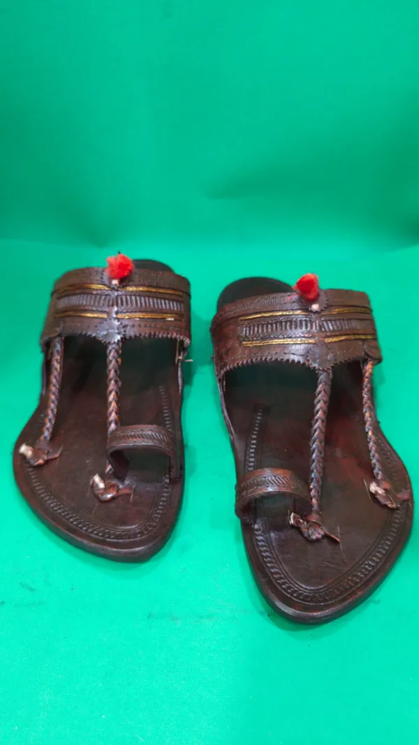 Traditional_Handcrafted_Leather_Kolhapuri_Chappal_For_Men