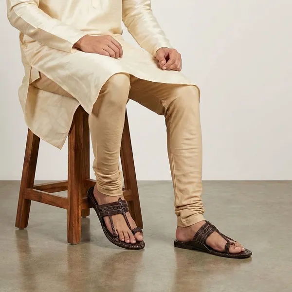 Traditional_Handcrafted_Leather_Kolhapuri_Chappals_For_Men