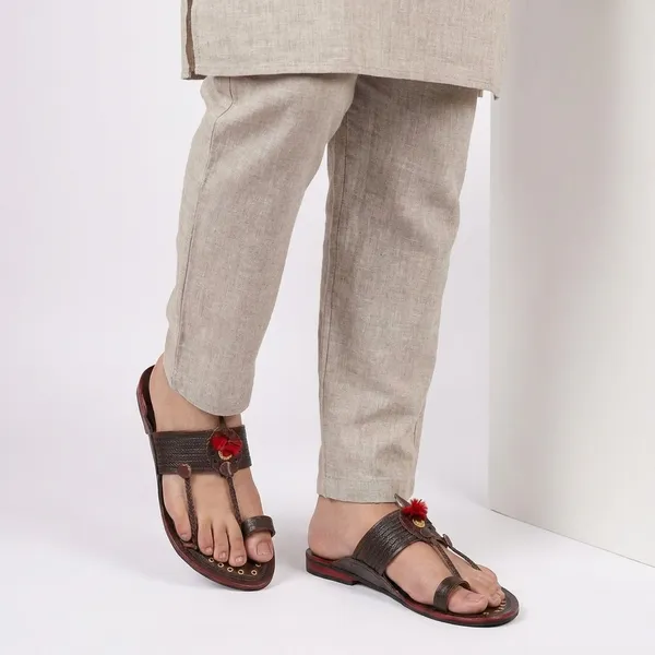 Handcrafted_Leather_Kolhapuri_Chappal_With_Red_Floral_Embellishment