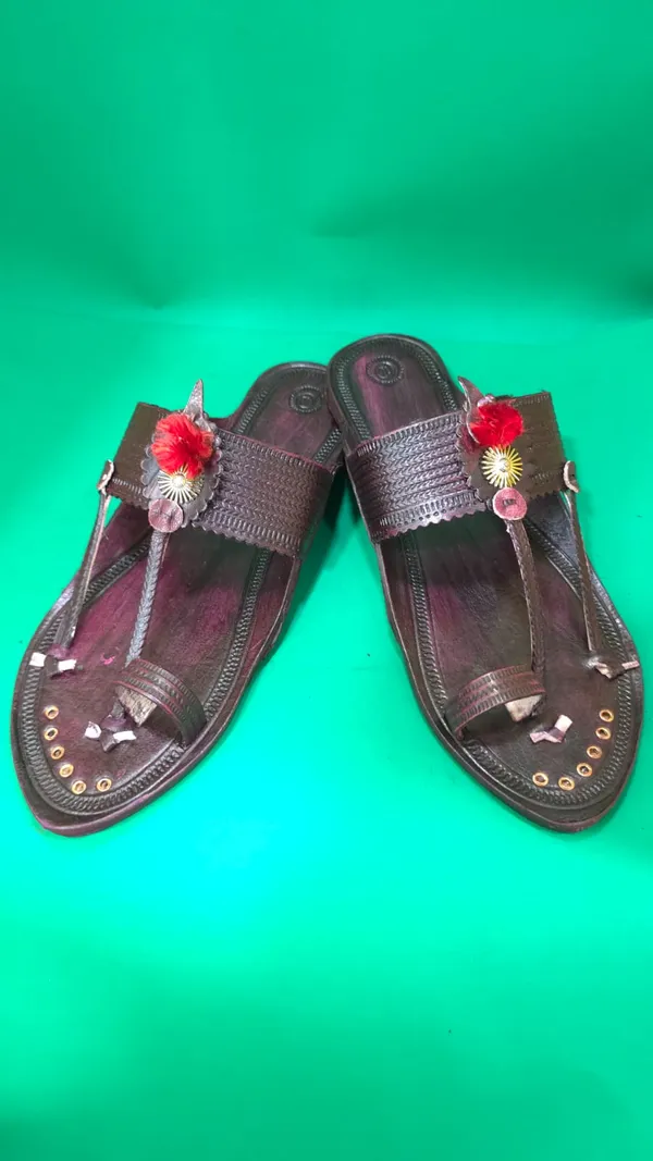 Handcrafted_Brown_Leather_Kolhapuri_Sandals_With_Floral_Embellishments