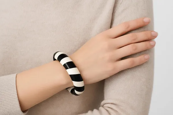 Black_And_White_Lac_|_Natural_Insect_Create_Resin_Bangles_For_Womens