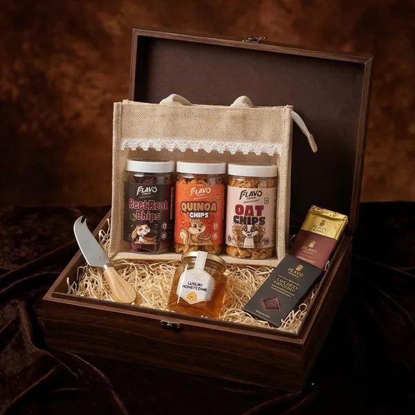 FlavoFarm_Snack_Gifting_-_Jute_Bag_With_Healthy_Chips
