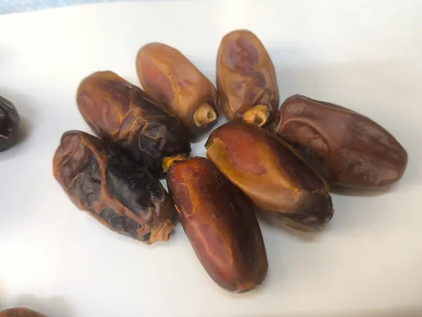 1_kg_Barni_Dates