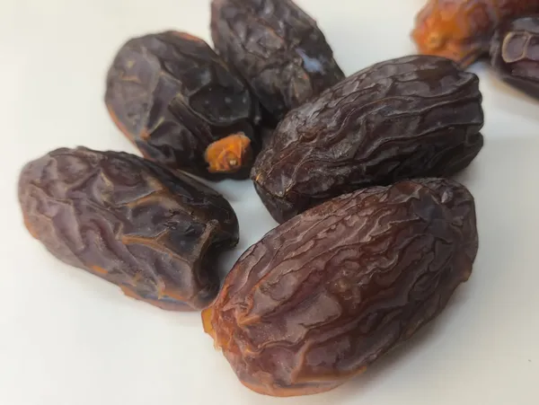 500g_Luxury_Jumbo_Madjool_Dates