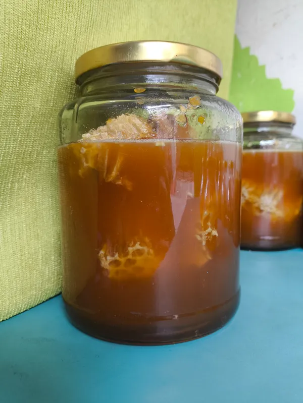 150grams__Purest_Honey_with_Edible_Honeycomb