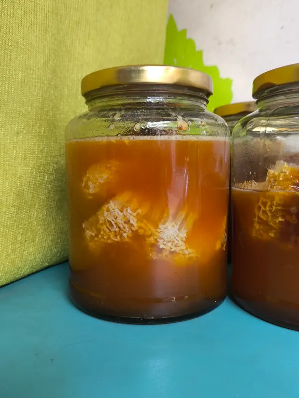 150grams__Purest_Honey_with_Edible_Honeycomb