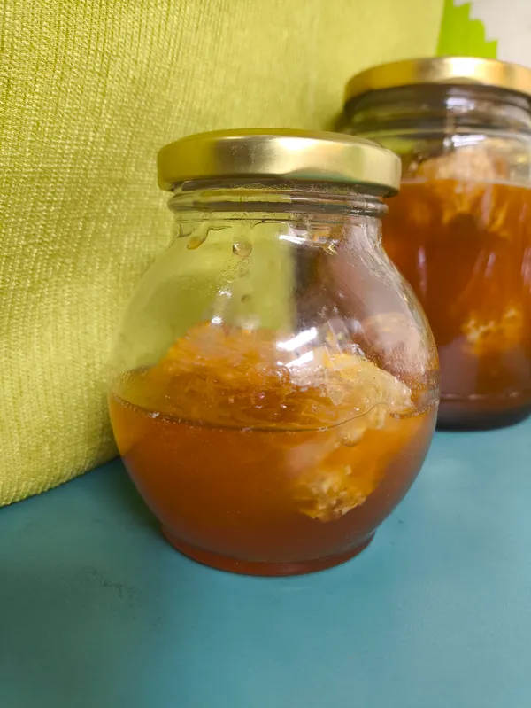 150grams__Purest_Honey_with_Edible_Honeycomb