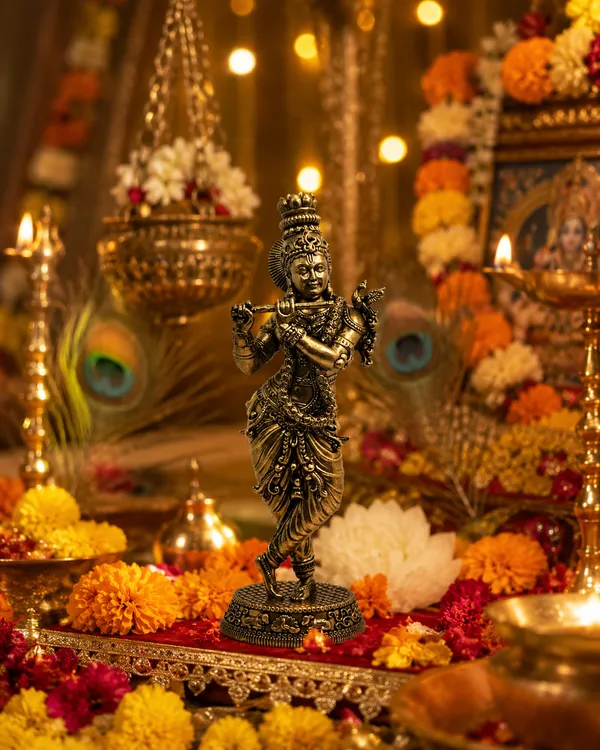 Lord_Krishna_Idol_–_Sacred_Flute_Playing_Statue_for_Home_Temple_&_Spiritual_Decor
