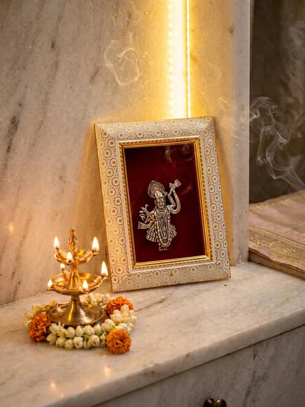 Lord_Shreenath_Shrinath_Brass_Idol_Frame_with_Velvet_Background_|_8x6_Inch_|_Religious_Gift_|_Home_Mandir_Decor