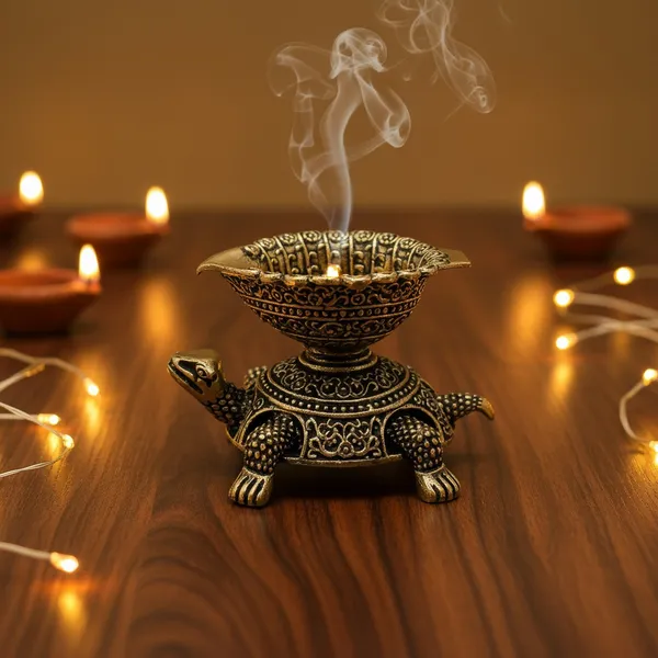 Decorative_Brass_Turtle_Oil_Lamp_With_Leaf-Shaped_Bowl_-_Traditional_Diya_For_Pooja_And_Home_Decor