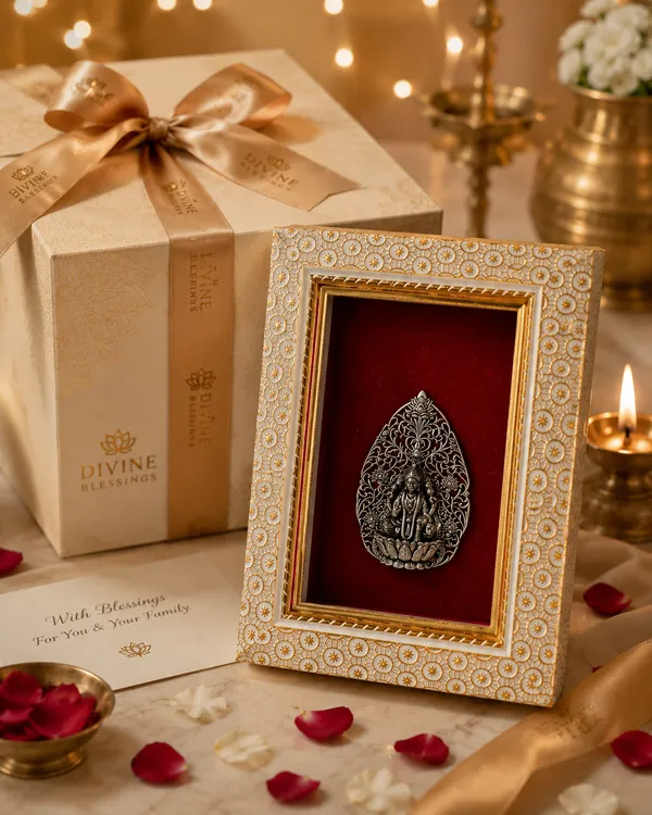 Maa_Lakshmi_Brass_Idol_Frame_with_Velvet_Background_|_8x6_Inch_|_Religious_Gift_|_Home_Mandir_Decor