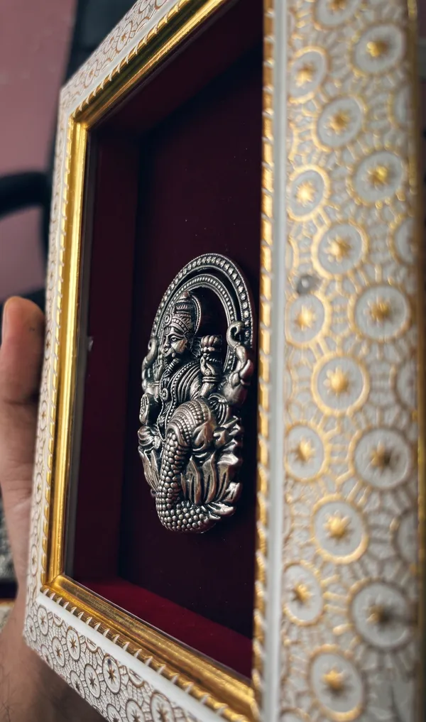Goddess_Laxmi_Brass_Idol_Frame_with_Velvet_Background_|_8x6_Inch_|_Religious_Gift_|_Home_Mandir_Decor