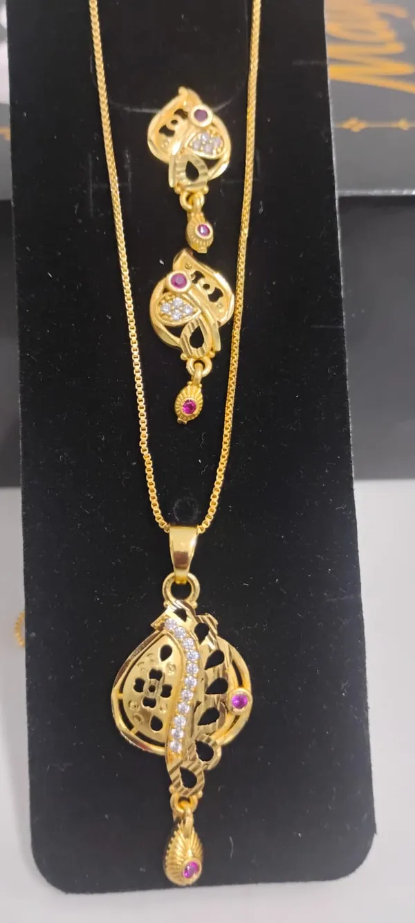 Gold_Plated_Peacock_Design_Pendant_Necklace_With_Matching_Earrings_Set