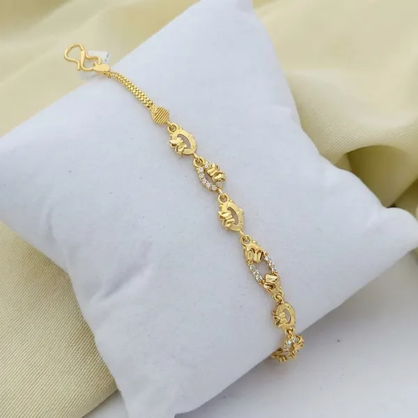 Elegant_Gold_Toned_Chain_Bracelet