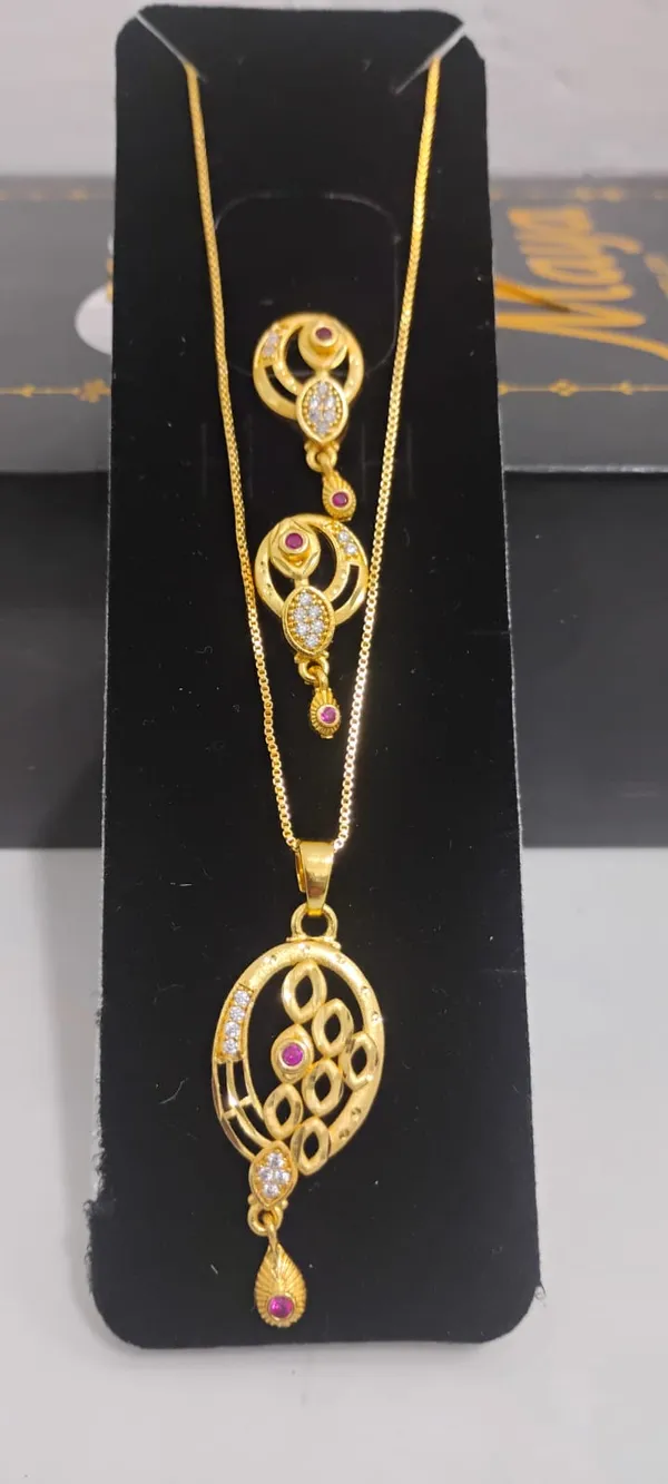 Gold_Plated_Pendant_Necklace_And_Earrings_Set_With_Pink_Stones