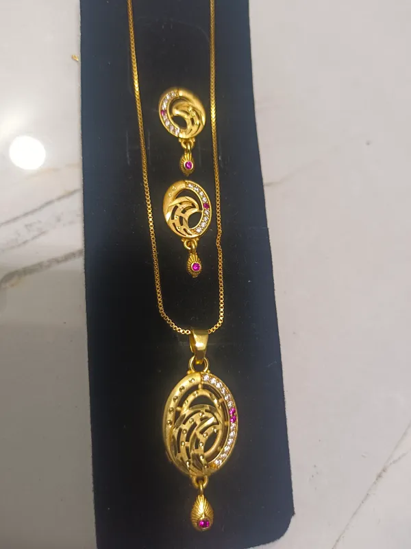 Gold_Plated_Peacock_Pendant_Necklace_With_Earrings_Set