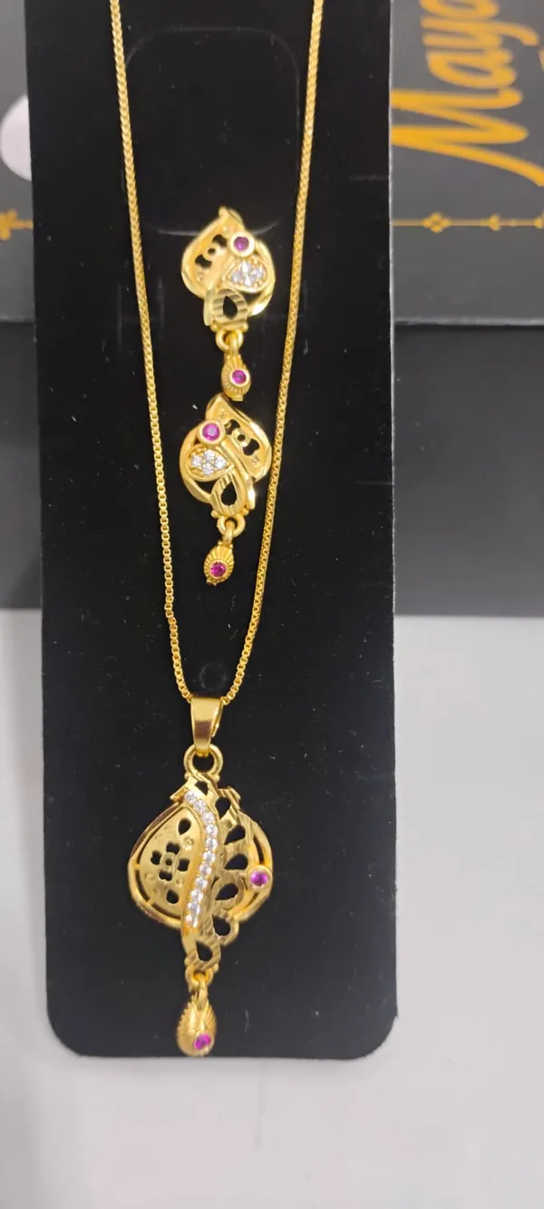 Gold_Plated_Peacock_Design_Pendant_Necklace_With_Matching_Earrings_Set