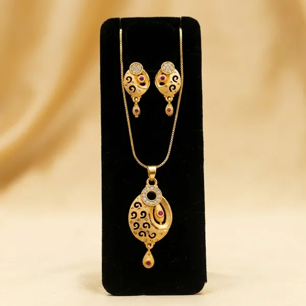 Traditional_Gold_Toned_Mangalsutra_Pendant_Set_With_Pink_Stone_Accents